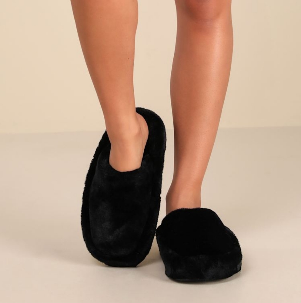 D'Amelio Shoes Cozy Black Women's Slippers